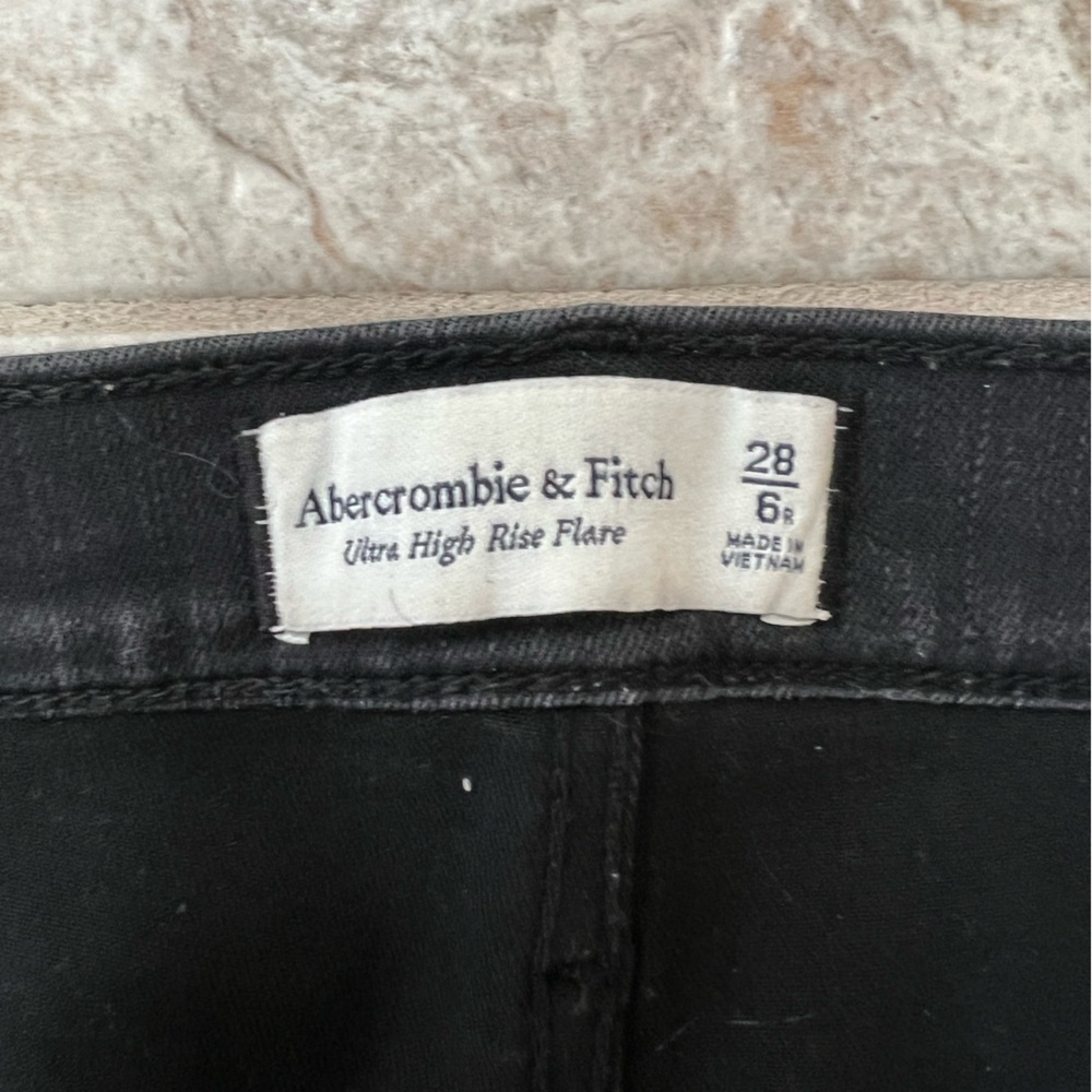 Abercrombie & Fitch Ultra High Rise Flare Stretch Denim Jeans Black, size 28 6R - Picture 7 of 10